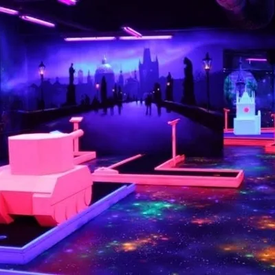 Neon Mini Golf